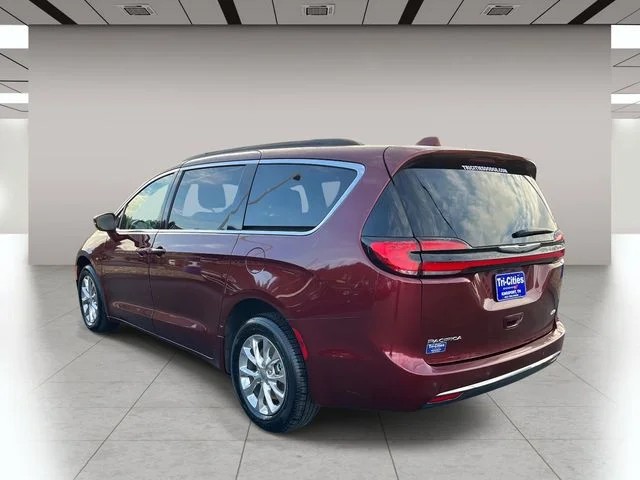 2022 Chrysler Pacifica Touring L photo 6