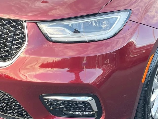 2022 Chrysler Pacifica Touring L photo 10