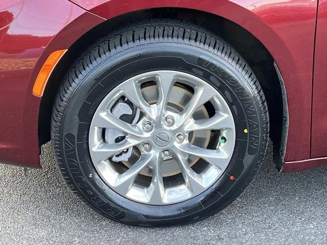 2022 Chrysler Pacifica Touring L photo 11