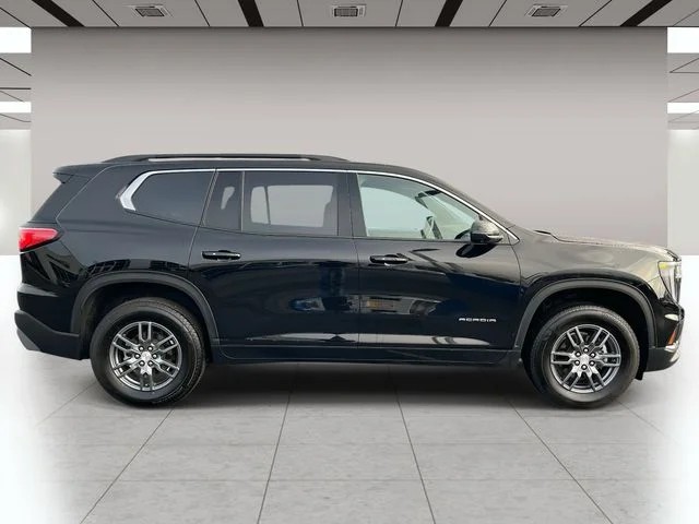 2025 GMC Acadia Elevation photo 2