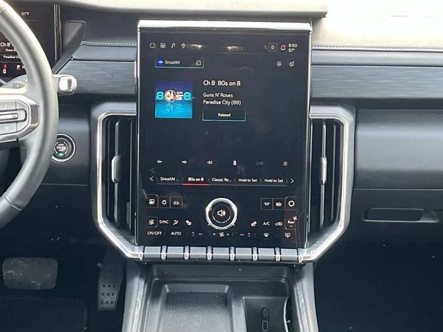 2025 GMC Acadia Elevation photo 15