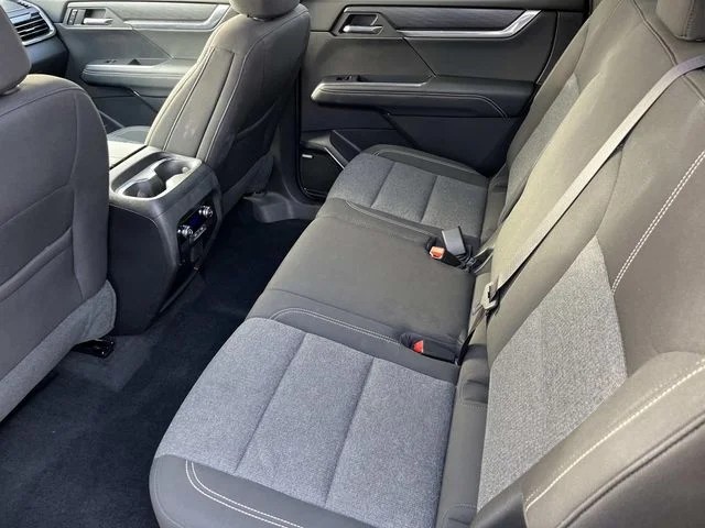 2025 GMC Acadia Elevation photo 17