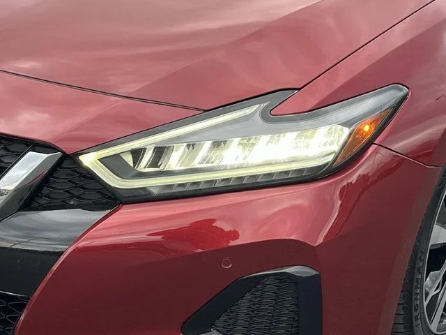 2023 Nissan Maxima SL photo 10