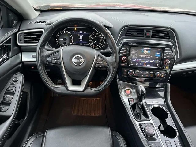 2023 Nissan Maxima SL photo 12