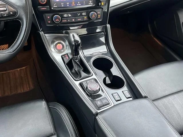 2023 Nissan Maxima SL photo 14