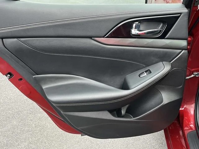 2023 Nissan Maxima SL photo 16