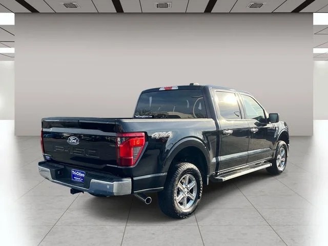 2025 Ford F-150 XLT photo 3