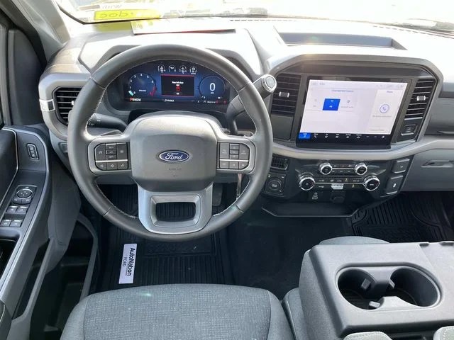 2025 Ford F-150 XLT photo 13