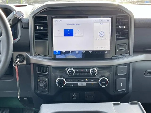 2025 Ford F-150 XLT photo 16