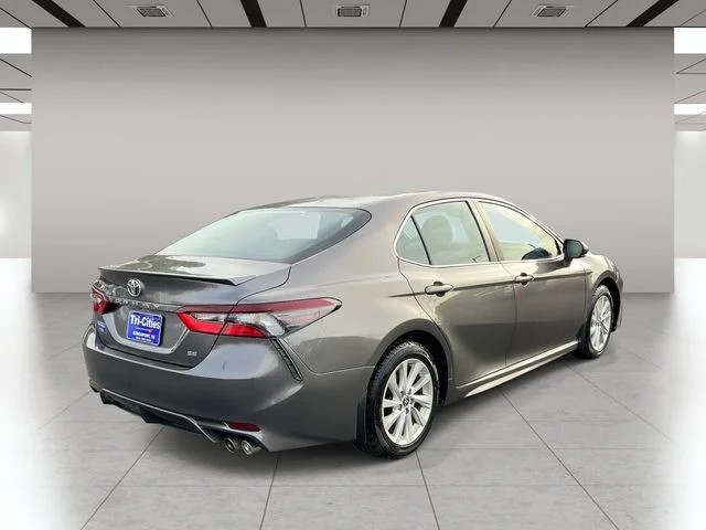 2023 Toyota Camry SE photo 3