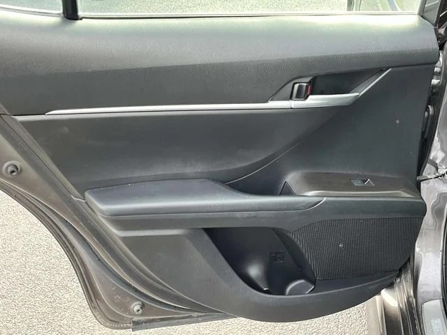 2023 Toyota Camry SE photo 16