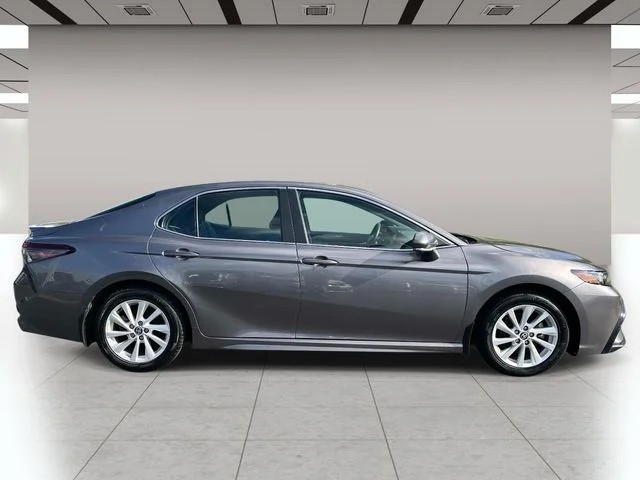 2024 Toyota Camry SE photo 2