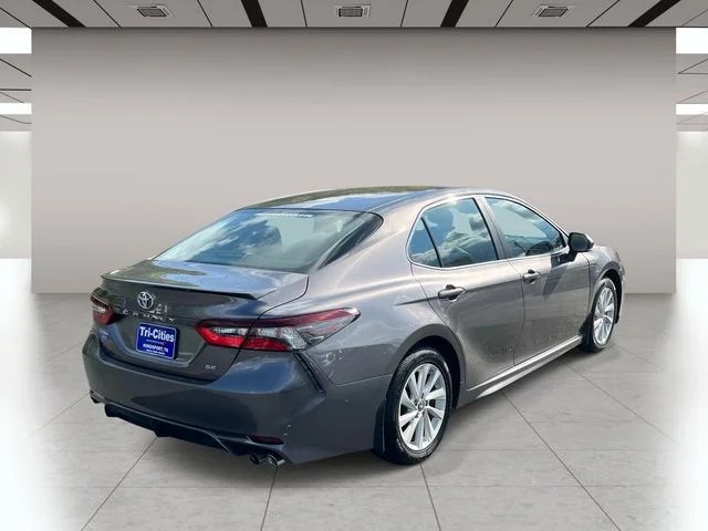 2024 Toyota Camry SE photo 3