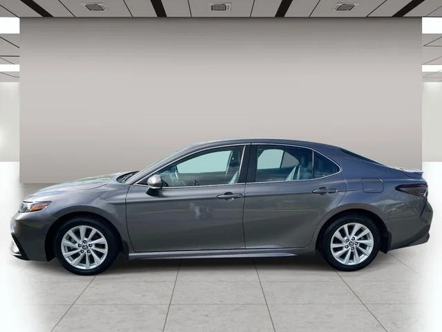 2024 Toyota Camry SE photo 7