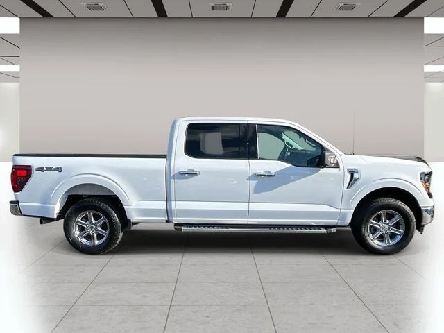 2024 Ford F-150 XLT photo 2