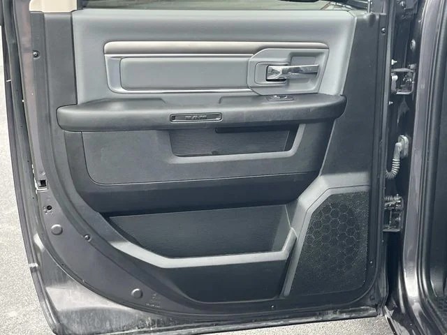 2023 Ram 1500 Classic SLT photo 17