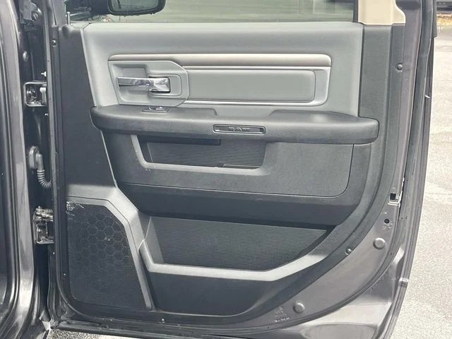 2023 Ram 1500 Classic SLT photo 19