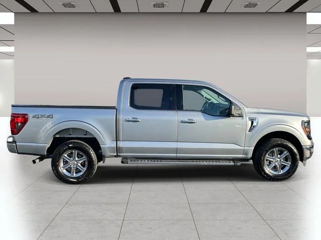 2025 Ford F-150 XLT photo 2