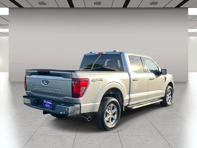 2025 Ford F-150 XLT photo 3