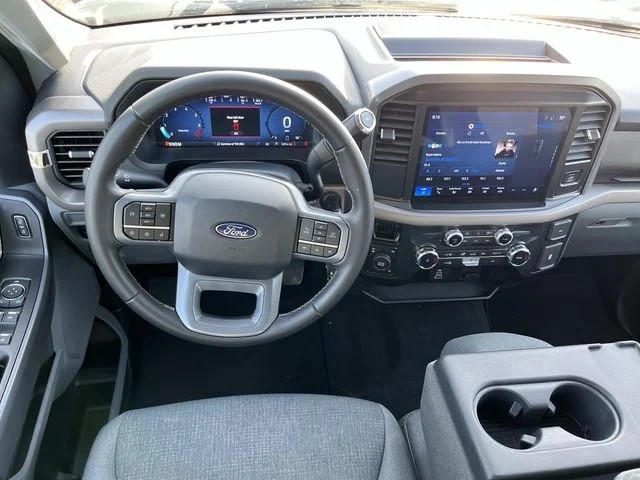 2025 Ford F-150 XLT photo 13