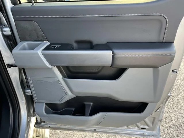 2025 Ford F-150 XLT photo 19