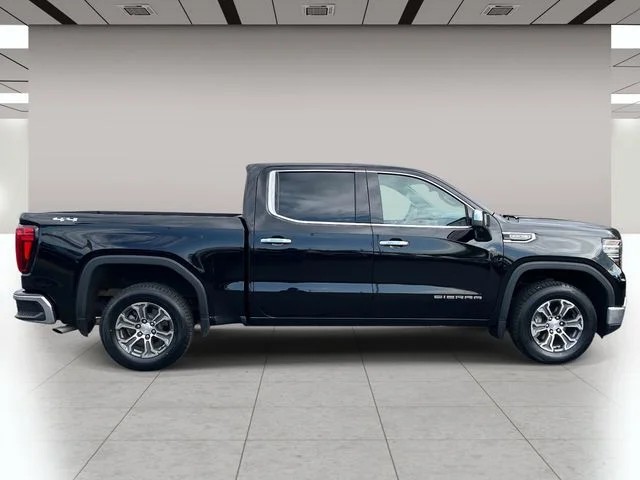 2025 GMC Sierra 1500 SLT photo 2