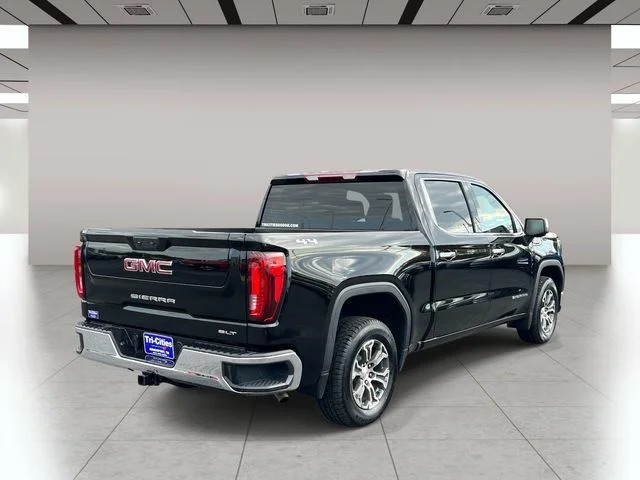 2025 GMC Sierra 1500 SLT photo 3