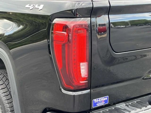 2025 GMC Sierra 1500 SLT photo 5