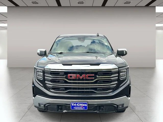 2025 GMC Sierra 1500 SLT photo 9