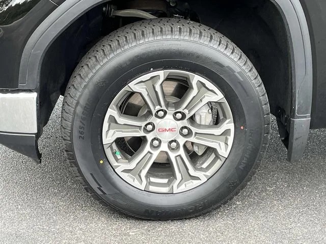 2025 GMC Sierra 1500 SLT photo 11