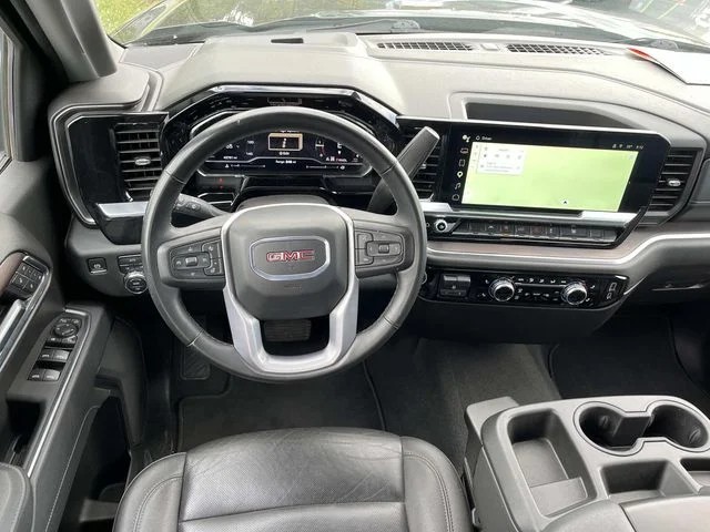 2025 GMC Sierra 1500 SLT photo 12