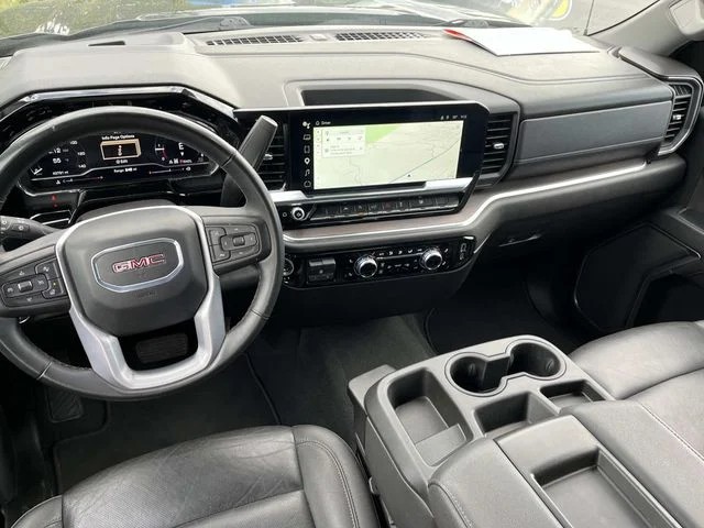 2025 GMC Sierra 1500 SLT photo 13
