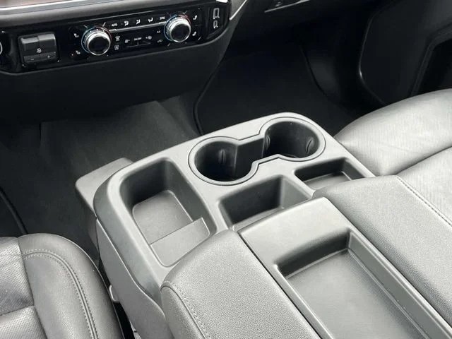 2025 GMC Sierra 1500 SLT photo 14