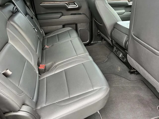 2025 GMC Sierra 1500 SLT photo 18