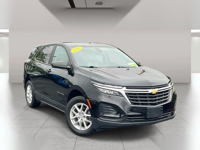 2023 Chevrolet Equinox LS photo 1