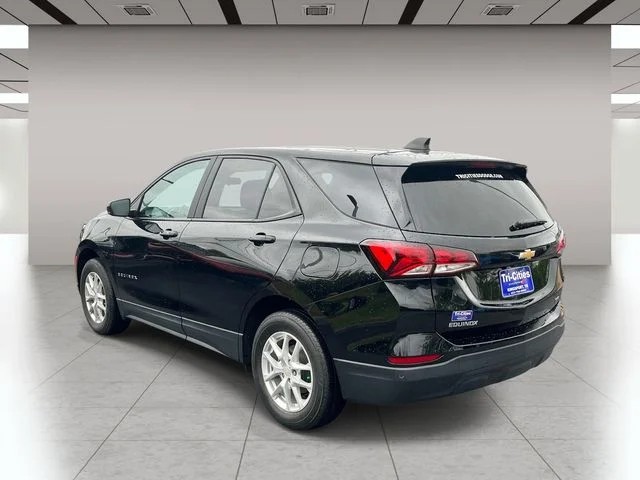 2023 Chevrolet Equinox LS photo 6