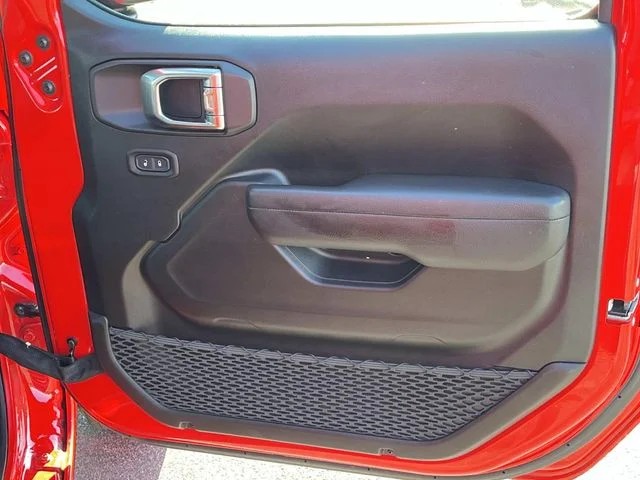 2025 Jeep Wrangler Sport S photo 18