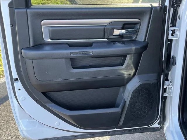 2024 Ram 1500 Classic Warlock photo 16