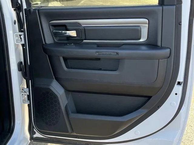 2024 Ram 1500 Classic Warlock photo 18