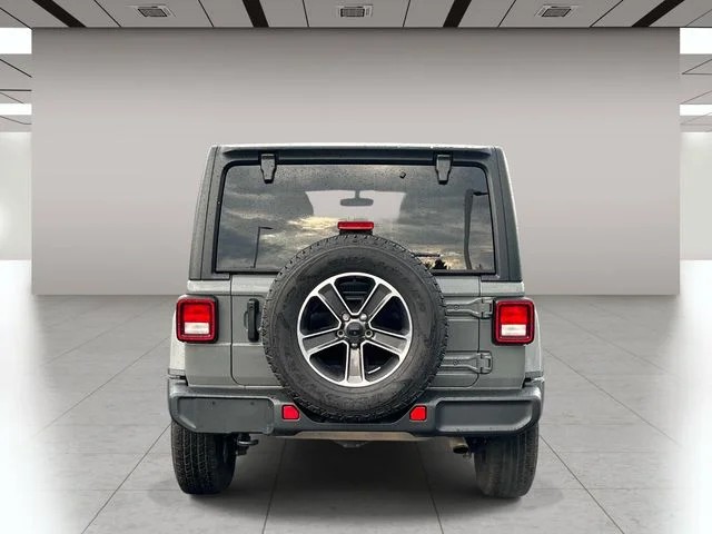 2023 Jeep Wrangler Sahara photo 4