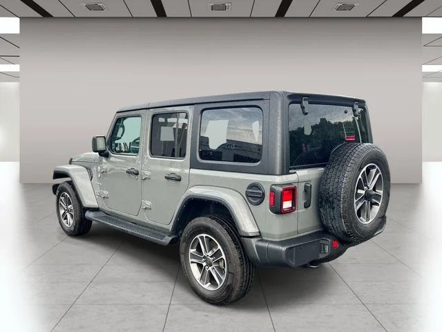 2023 Jeep Wrangler Sahara photo 6