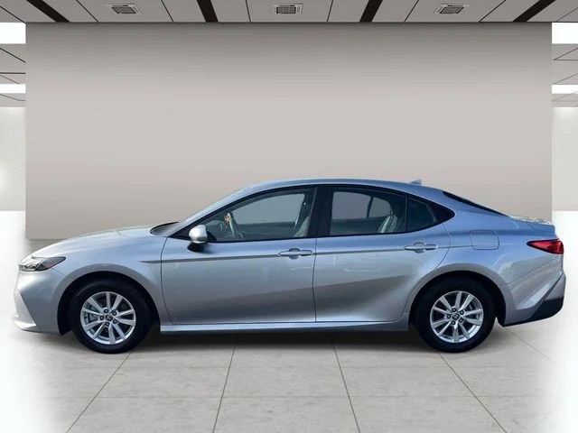 2026 Toyota Camry LE photo 2