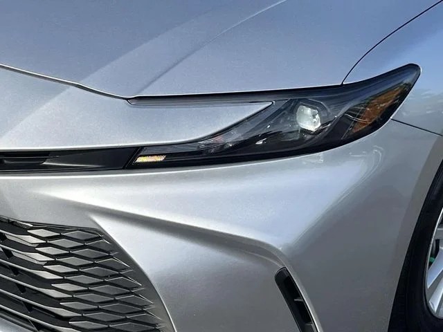 2026 Toyota Camry LE photo 5
