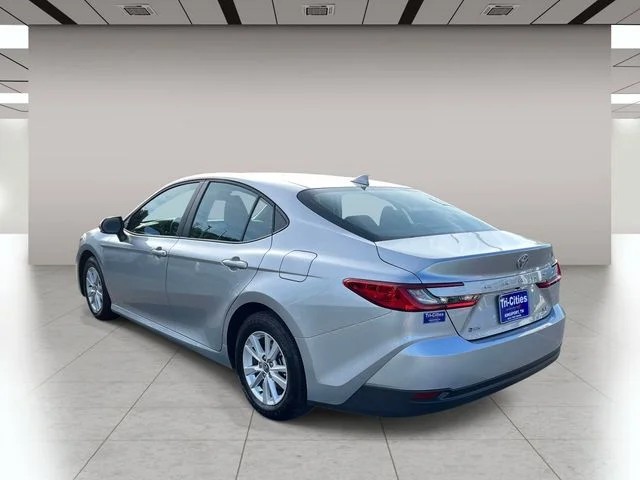 2026 Toyota Camry LE photo 11