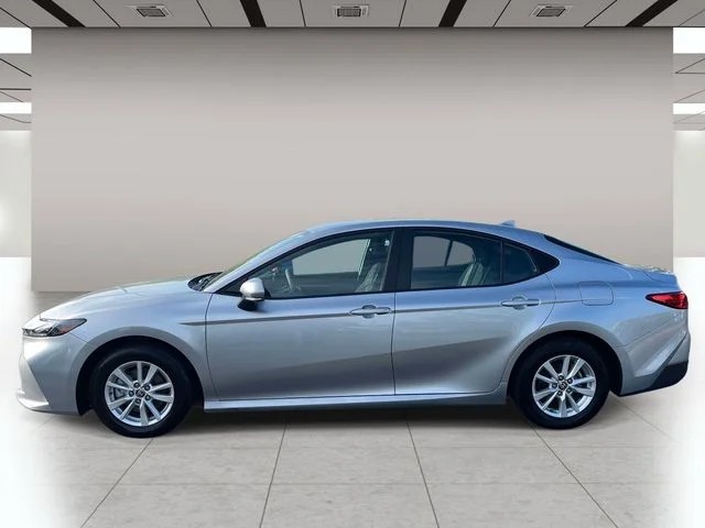 2026 Toyota Camry LE photo 12