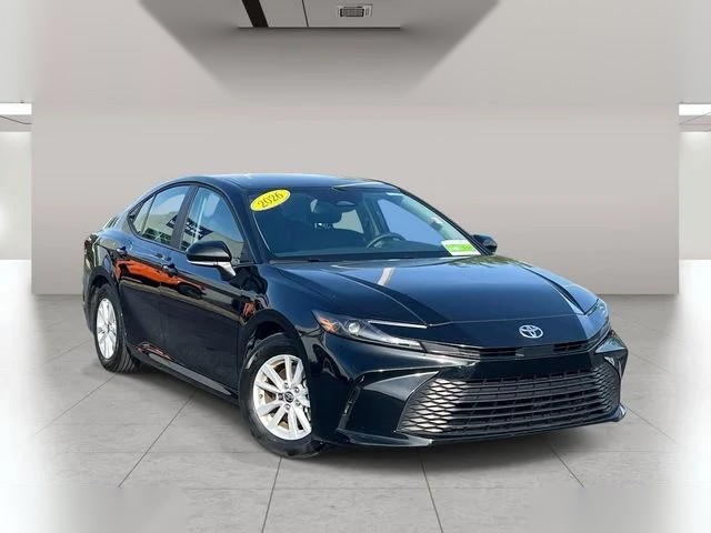 2026 Toyota Camry LE photo 1