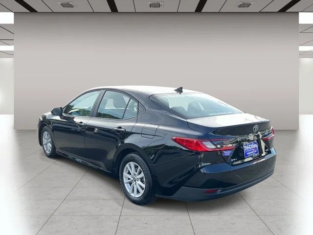 2026 Toyota Camry LE photo 6