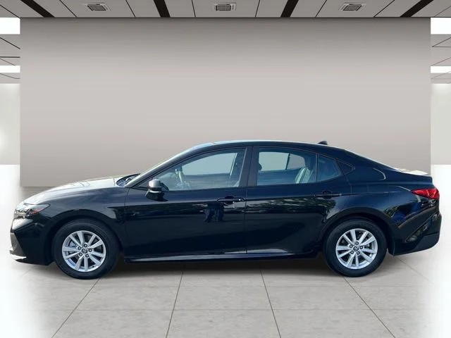2026 Toyota Camry LE photo 7