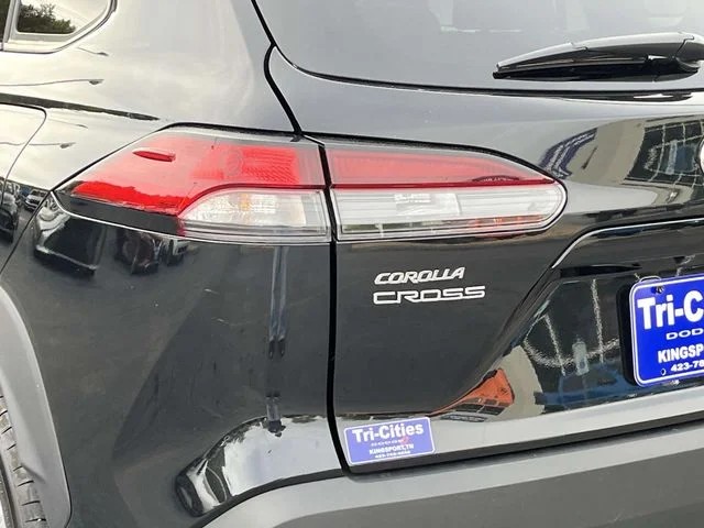 2026 Toyota Corolla Cross LE photo 5