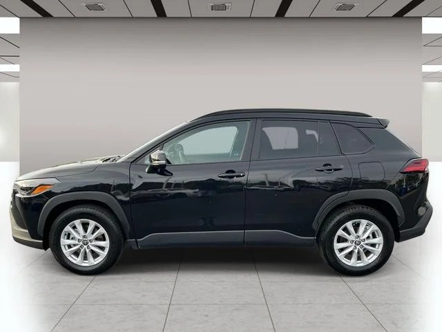 2026 Toyota Corolla Cross LE photo 7